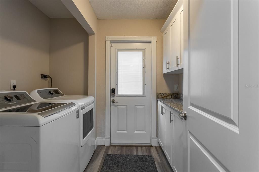 For Sale: $610,000 (3 beds, 3 baths, 1716 Square Feet)