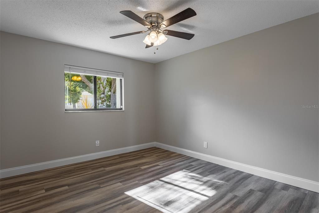 For Sale: $610,000 (3 beds, 3 baths, 1716 Square Feet)