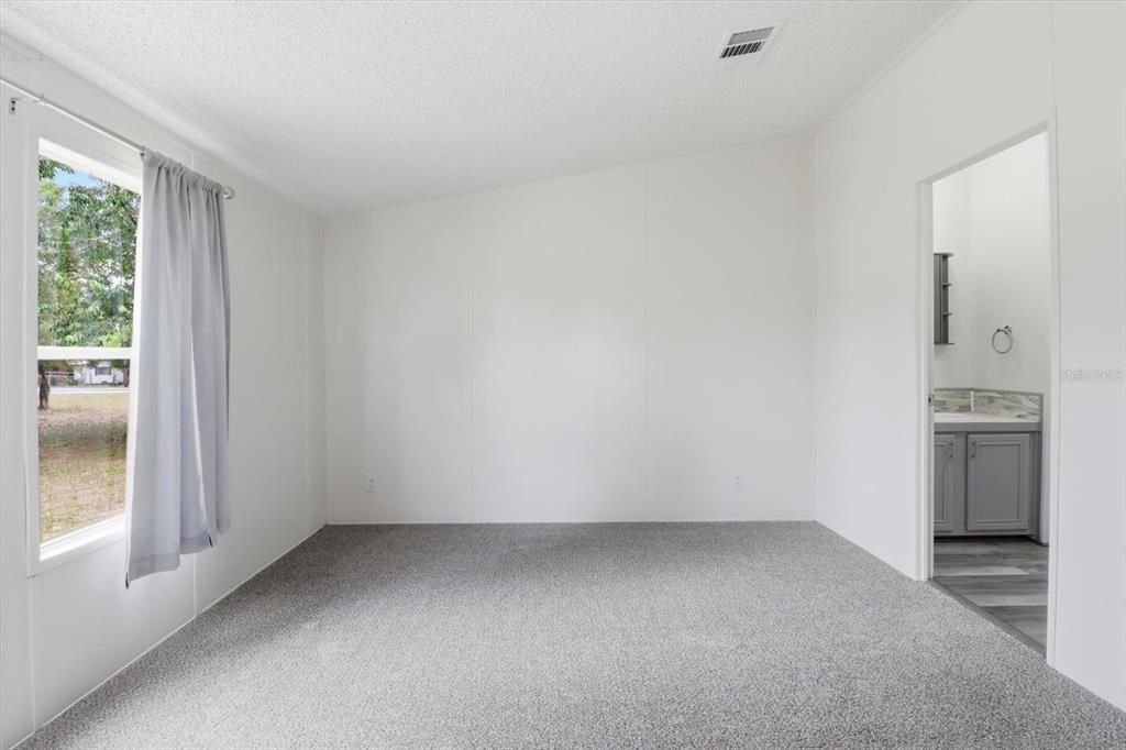 For Sale: $225,000 (4 beds, 2 baths, 1440 Square Feet)