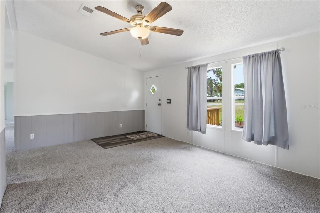 For Sale: $225,000 (4 beds, 2 baths, 1440 Square Feet)