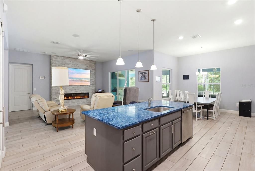 For Sale: $800,000 (4 beds, 3 baths, 2559 Square Feet)
