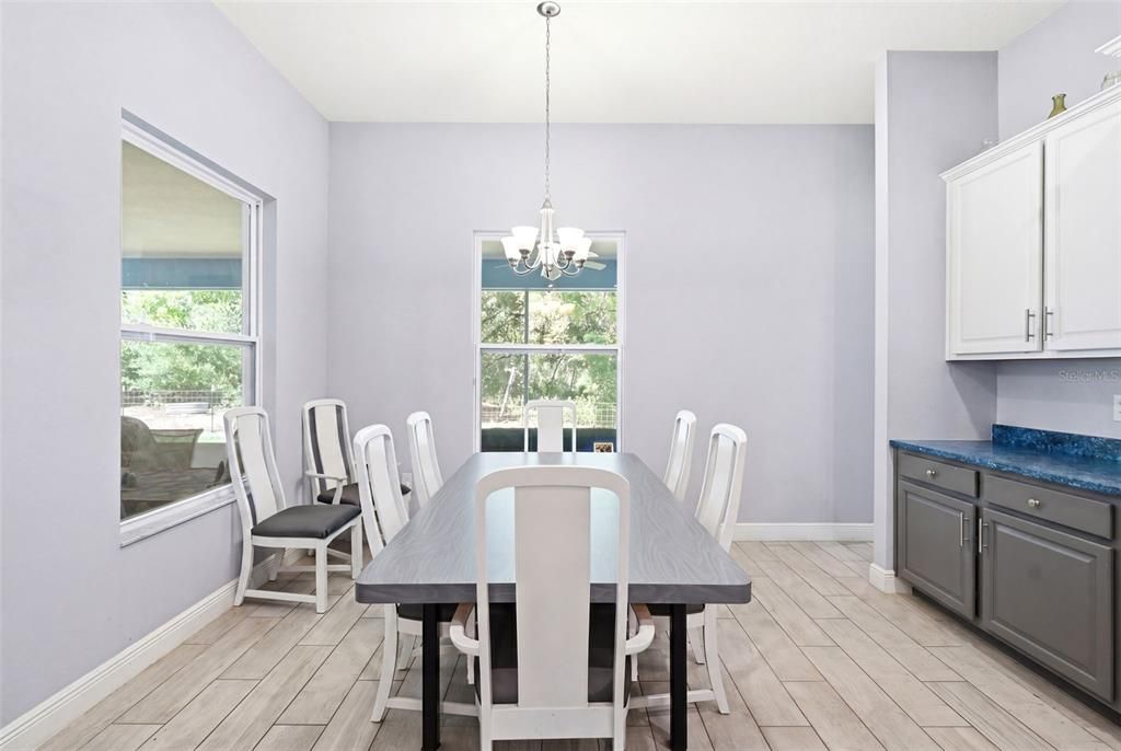 For Sale: $800,000 (4 beds, 3 baths, 2559 Square Feet)