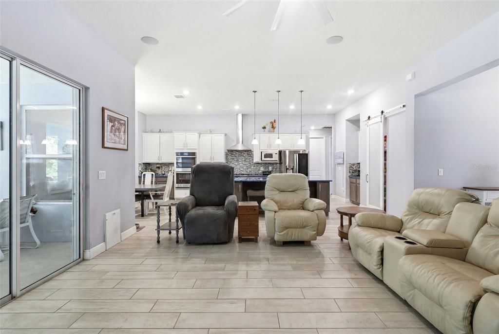 For Sale: $800,000 (4 beds, 3 baths, 2559 Square Feet)