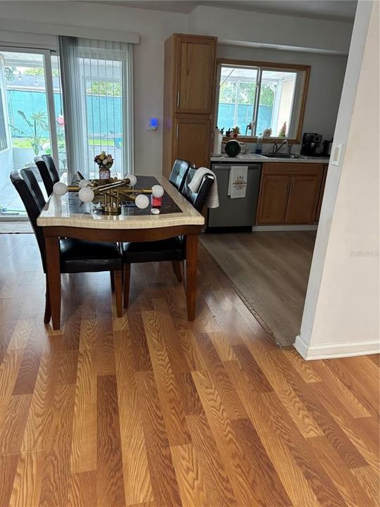 For Sale: $260,000 (2 beds, 2 baths, 1156 Square Feet)