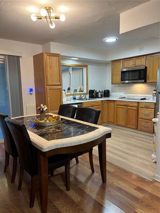 For Sale: $260,000 (2 beds, 2 baths, 1156 Square Feet)