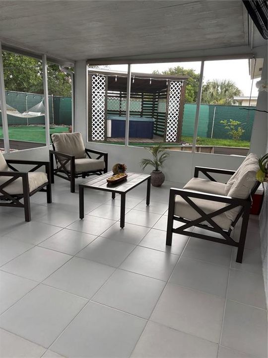 For Sale: $260,000 (2 beds, 2 baths, 1156 Square Feet)