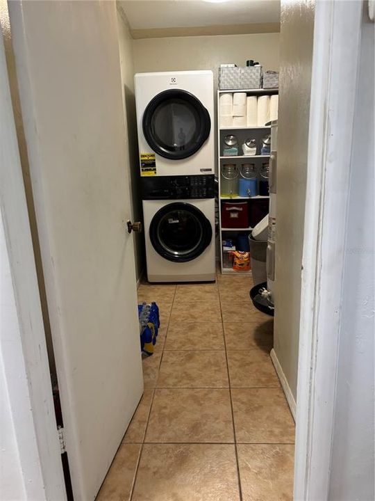For Sale: $260,000 (2 beds, 2 baths, 1156 Square Feet)