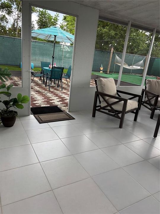 For Sale: $260,000 (2 beds, 2 baths, 1156 Square Feet)