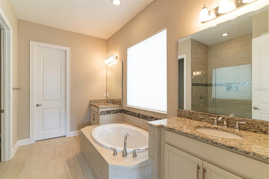For Sale: $675,000 (4 beds, 4 baths, 2800 Square Feet)