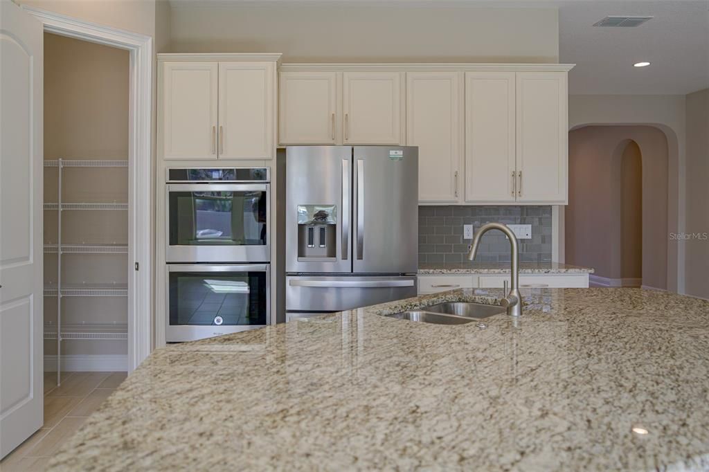 For Sale: $675,000 (4 beds, 4 baths, 2800 Square Feet)