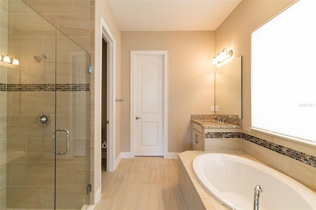 For Sale: $675,000 (4 beds, 4 baths, 2800 Square Feet)