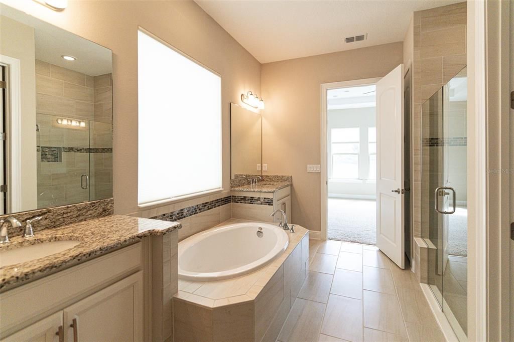 For Sale: $675,000 (4 beds, 4 baths, 2800 Square Feet)