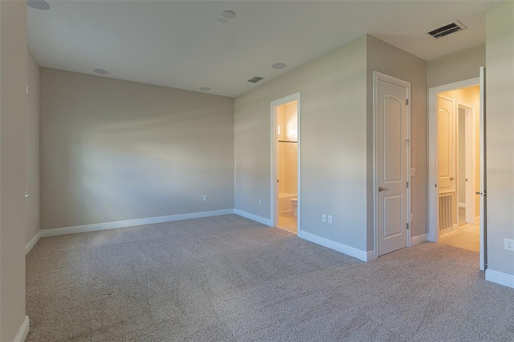 For Sale: $675,000 (4 beds, 4 baths, 2800 Square Feet)