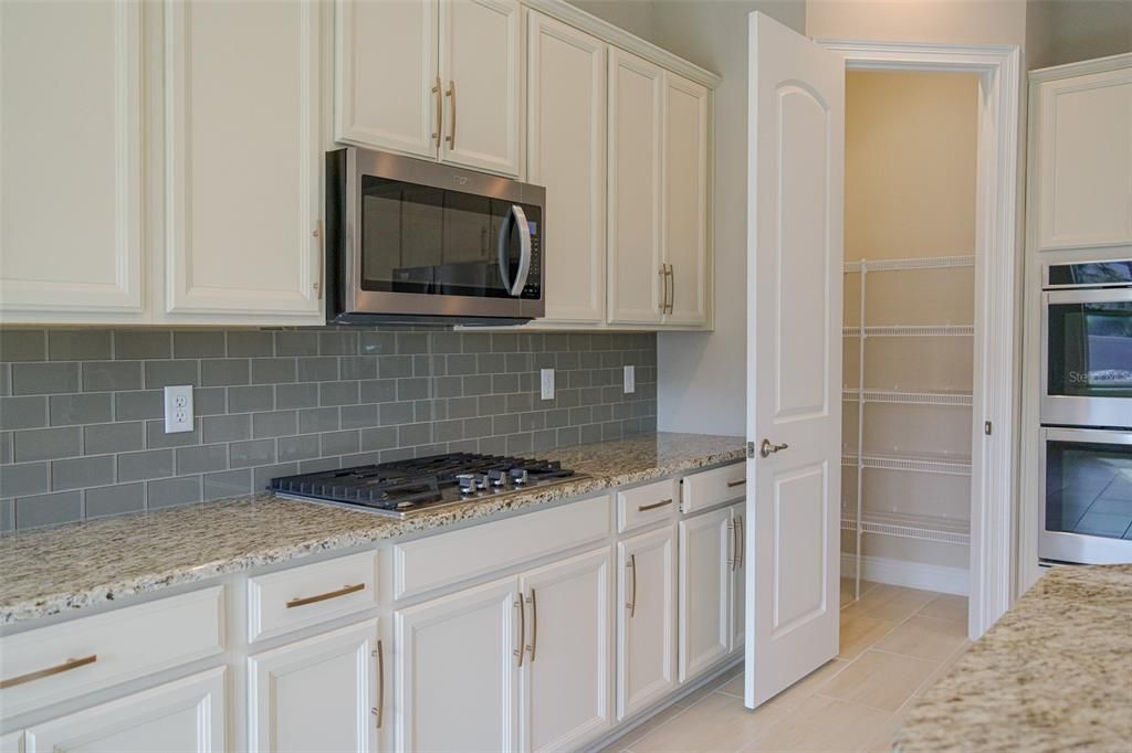 For Sale: $675,000 (4 beds, 4 baths, 2800 Square Feet)