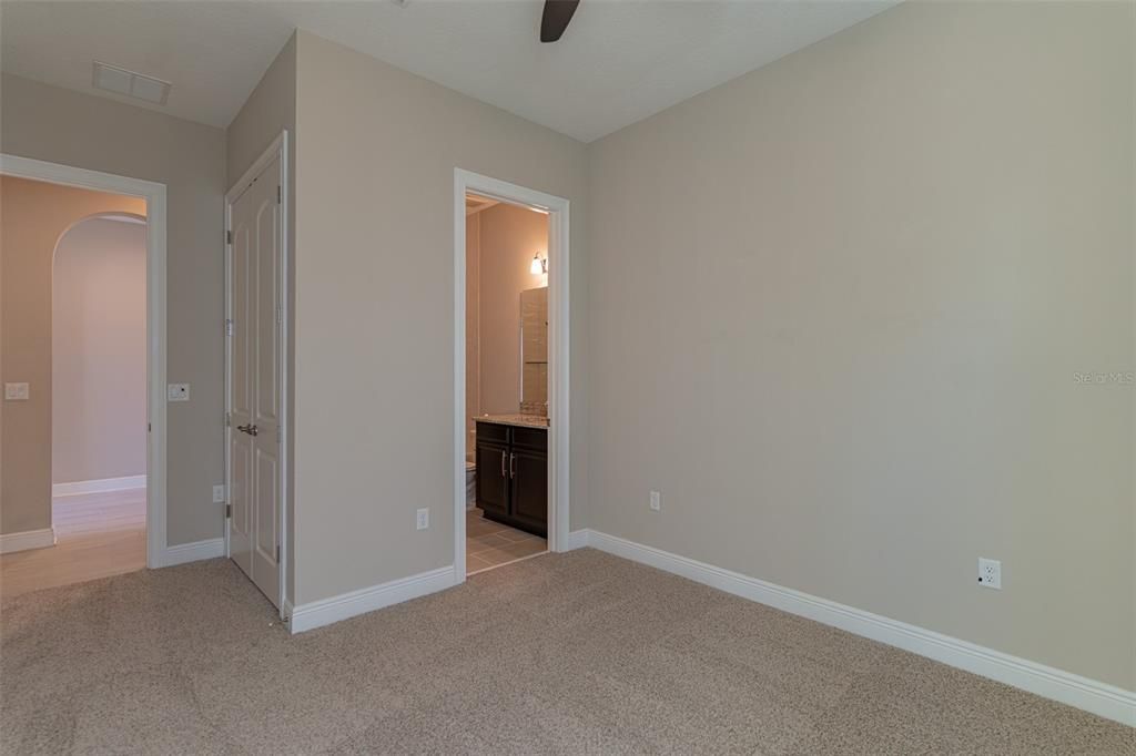 For Sale: $675,000 (4 beds, 4 baths, 2800 Square Feet)
