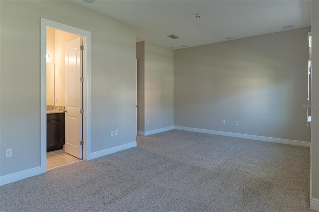 For Sale: $675,000 (4 beds, 4 baths, 2800 Square Feet)