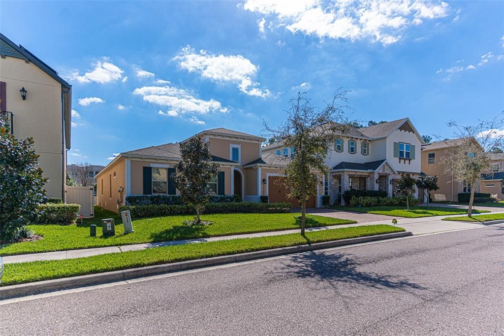 For Sale: $675,000 (4 beds, 4 baths, 2800 Square Feet)