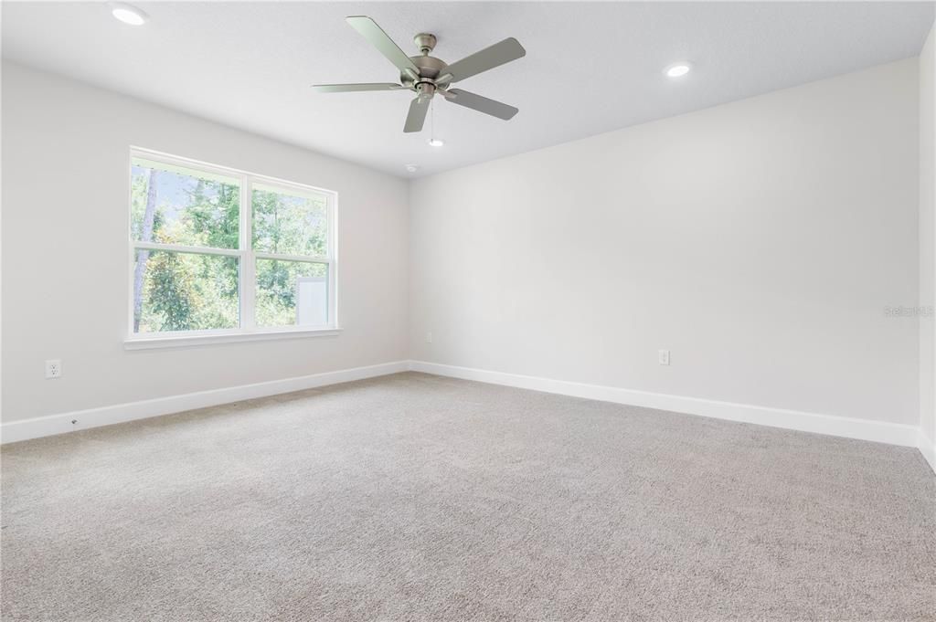 Activo con contrato: $380,900 (4 camas, 3 baños, 2265 Pies cuadrados)