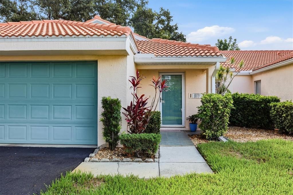 For Sale: $274,999 (2 beds, 2 baths, 1340 Square Feet)