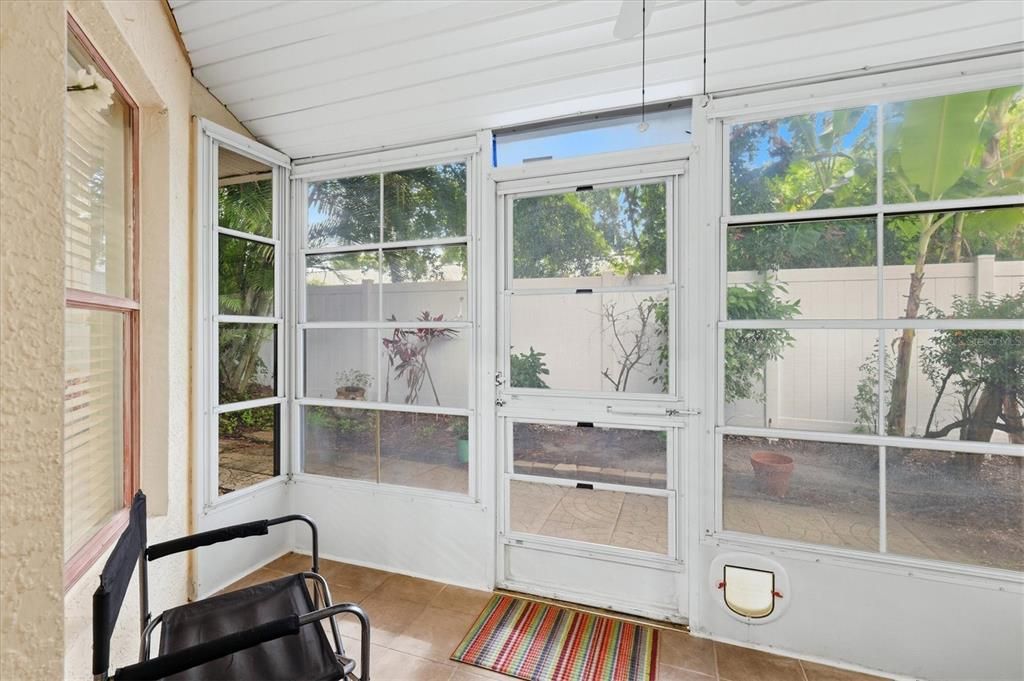 For Sale: $274,999 (2 beds, 2 baths, 1340 Square Feet)