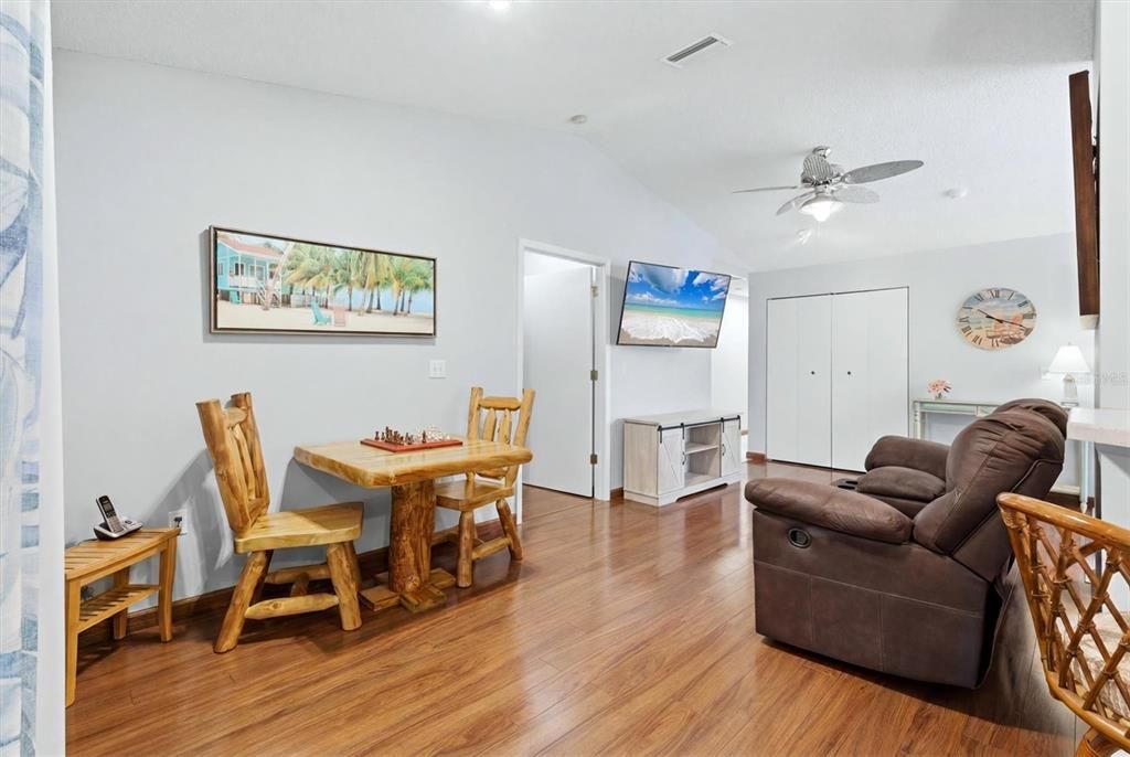 For Sale: $274,999 (2 beds, 2 baths, 1340 Square Feet)
