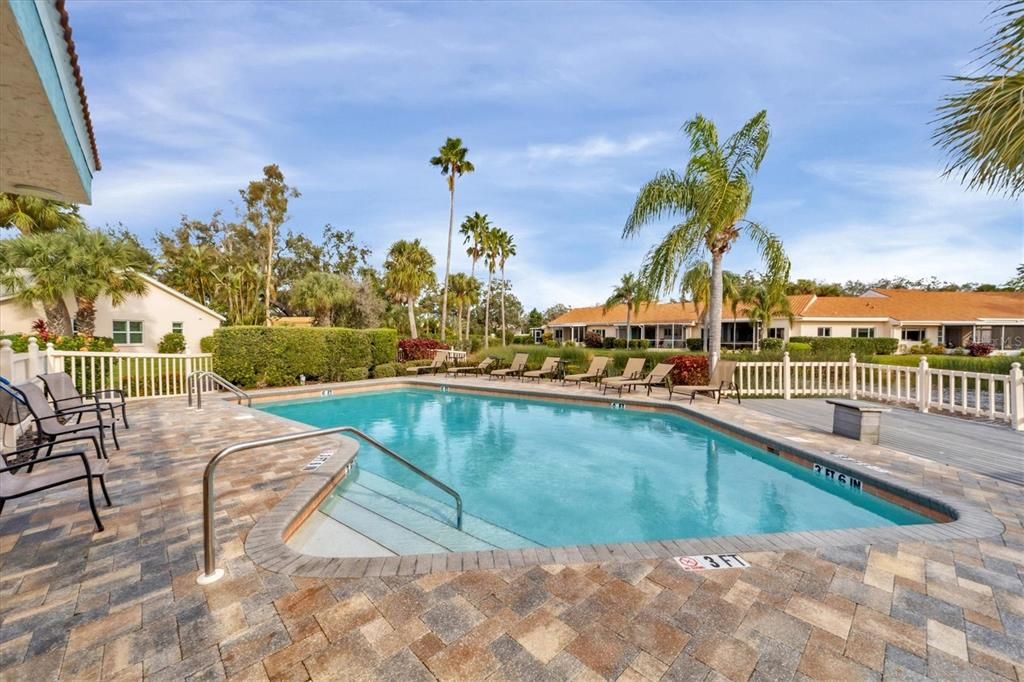 For Sale: $274,999 (2 beds, 2 baths, 1340 Square Feet)