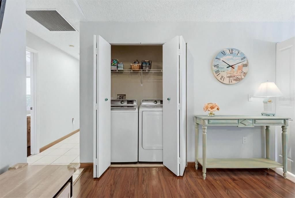 For Sale: $274,999 (2 beds, 2 baths, 1340 Square Feet)