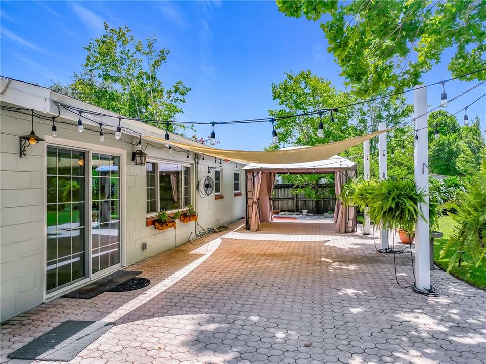 For Sale: $379,900 (3 beds, 2 baths, 1458 Square Feet)