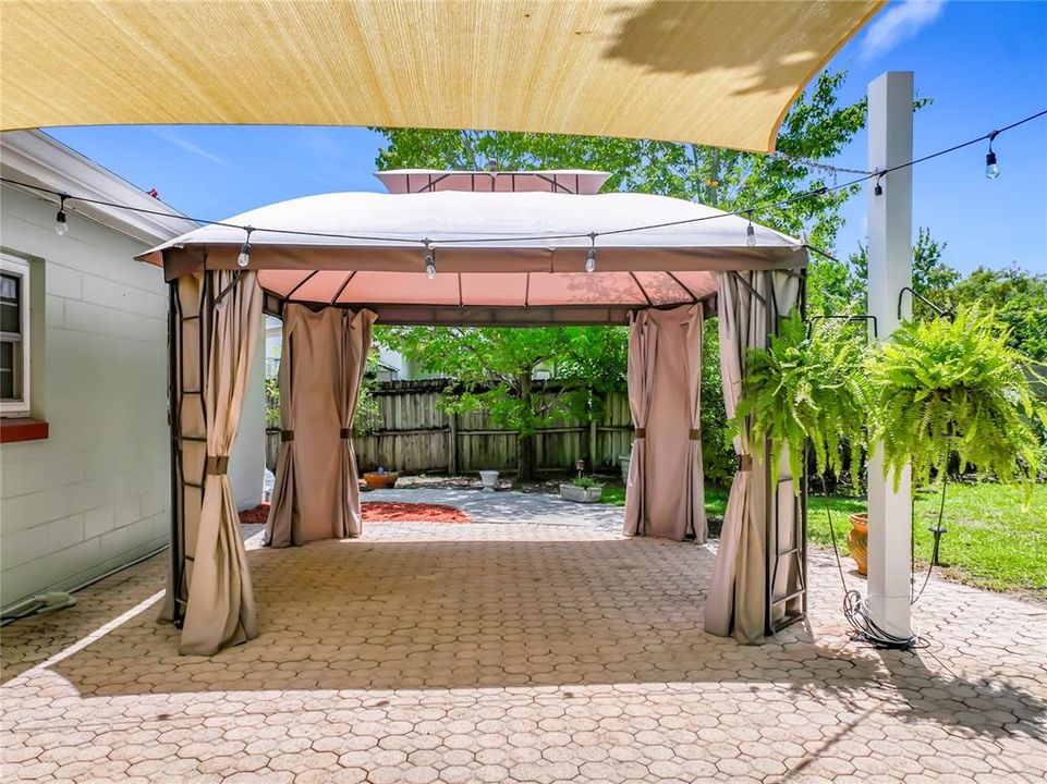 For Sale: $379,900 (3 beds, 2 baths, 1458 Square Feet)