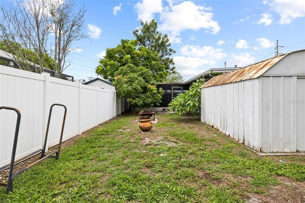 Active With Contract: $365,000 (4 beds, 2 baths, 1311 Square Feet)