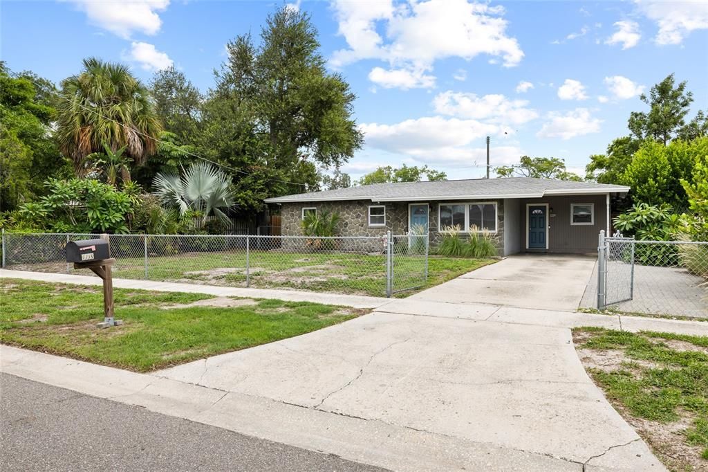 Active With Contract: $365,000 (4 beds, 2 baths, 1311 Square Feet)