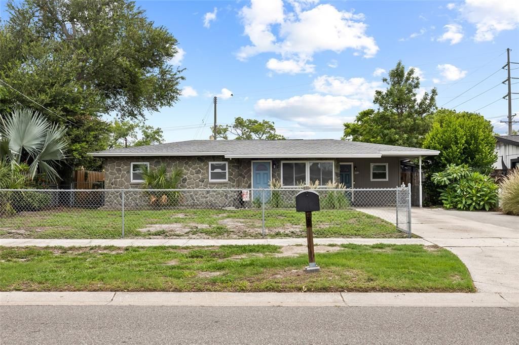 Active With Contract: $365,000 (4 beds, 2 baths, 1311 Square Feet)
