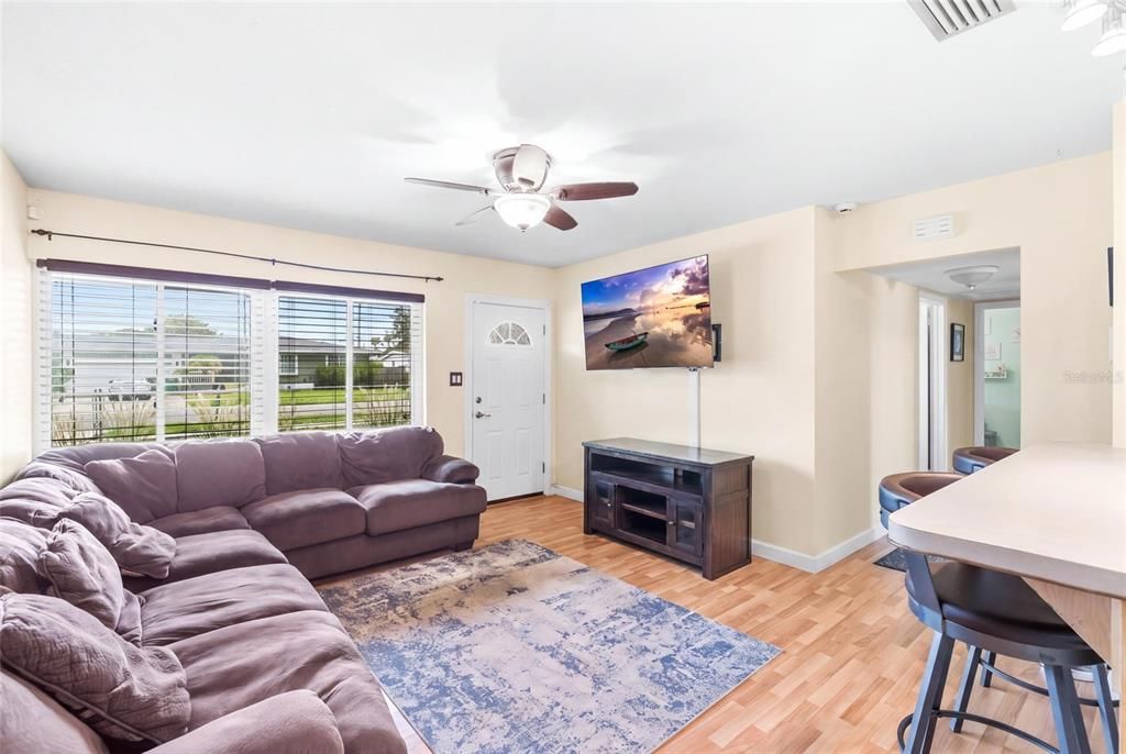 Active With Contract: $365,000 (4 beds, 2 baths, 1311 Square Feet)