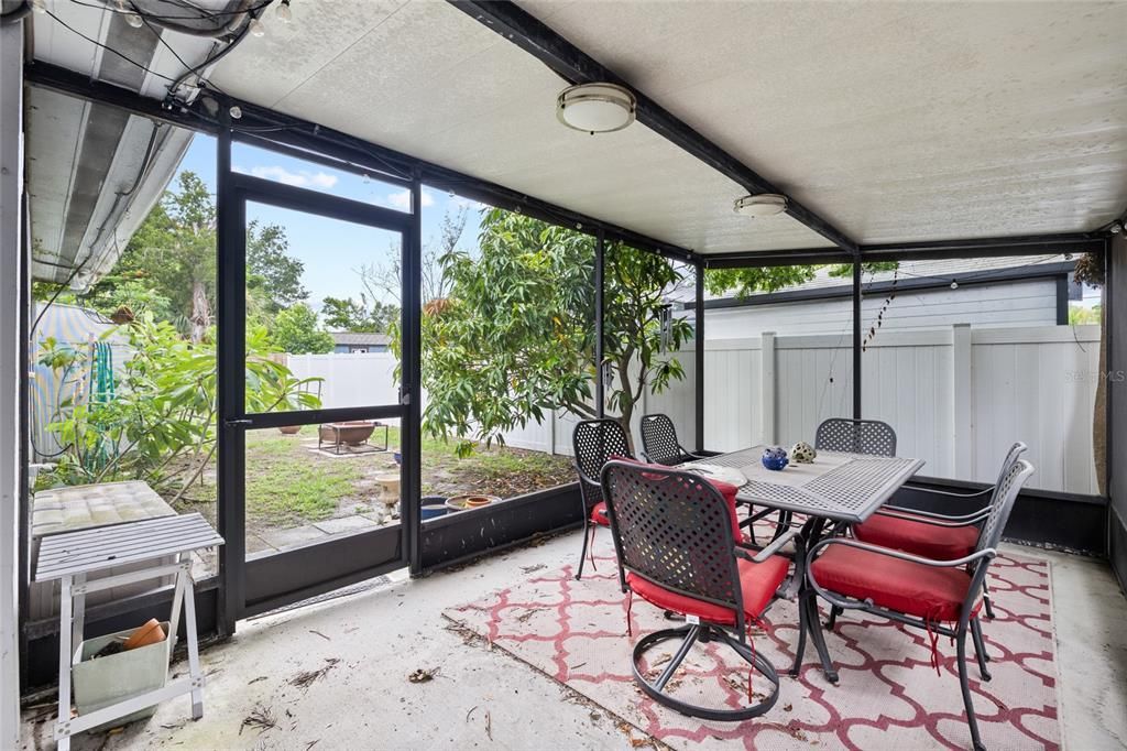 Active With Contract: $365,000 (4 beds, 2 baths, 1311 Square Feet)