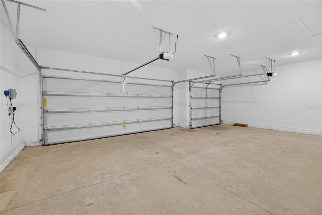 En Venta: $349,900 (4 camas, 3 baños, 2290 Pies cuadrados)