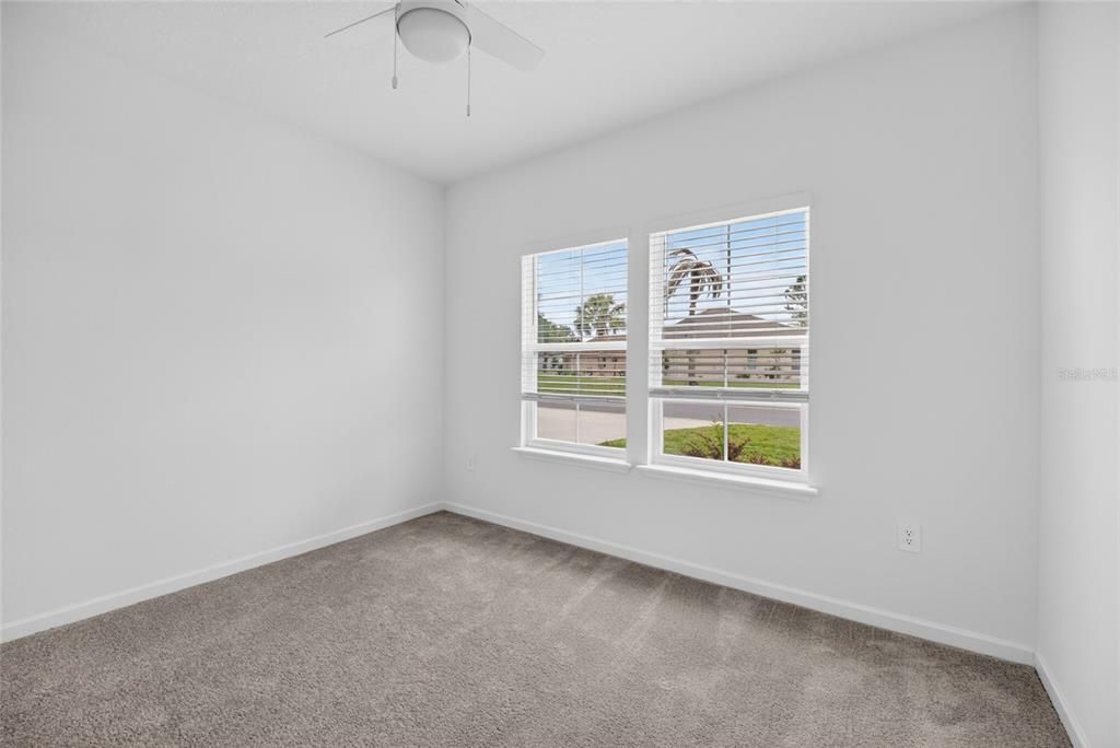 En Venta: $349,900 (4 camas, 3 baños, 2290 Pies cuadrados)