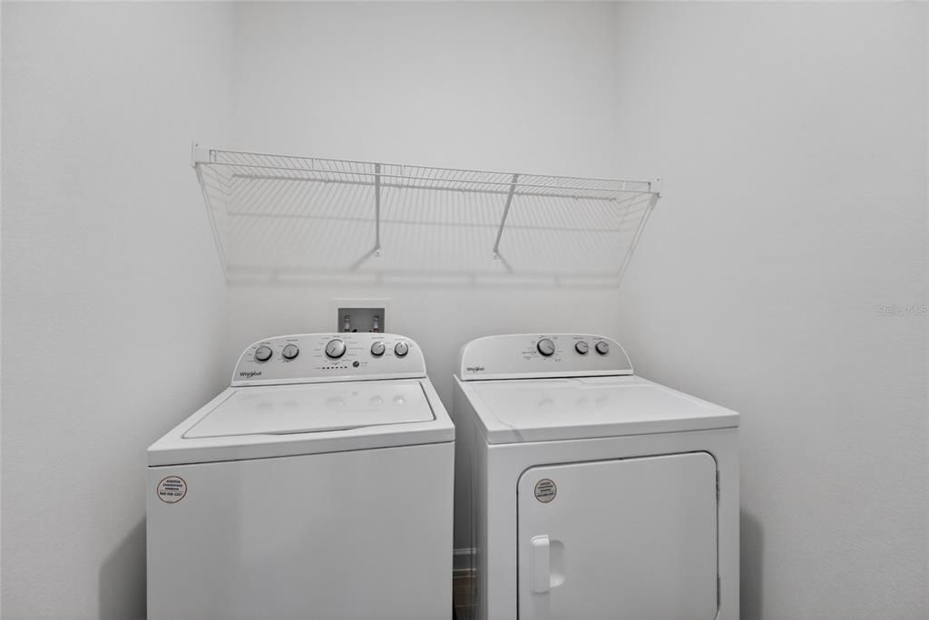 En Venta: $349,900 (4 camas, 3 baños, 2290 Pies cuadrados)