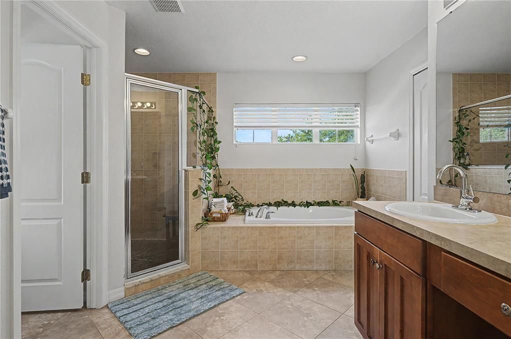 For Sale: $475,000 (3 beds, 2 baths, 2481 Square Feet)