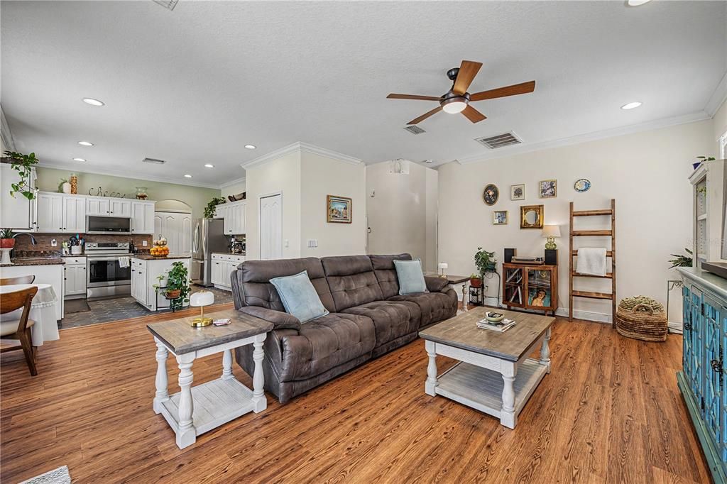 For Sale: $475,000 (3 beds, 2 baths, 2481 Square Feet)