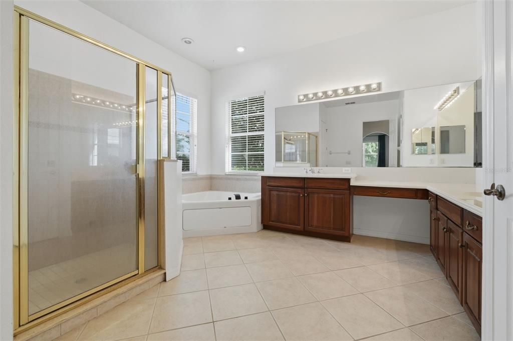 For Sale: $574,000 (4 beds, 3 baths, 2653 Square Feet)