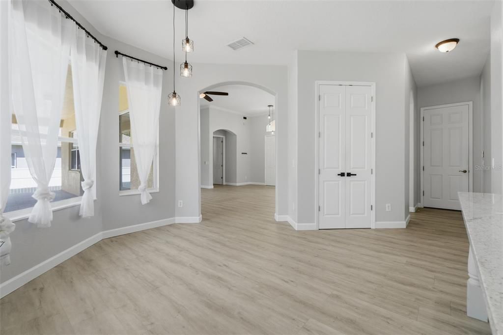 For Sale: $574,000 (4 beds, 3 baths, 2653 Square Feet)