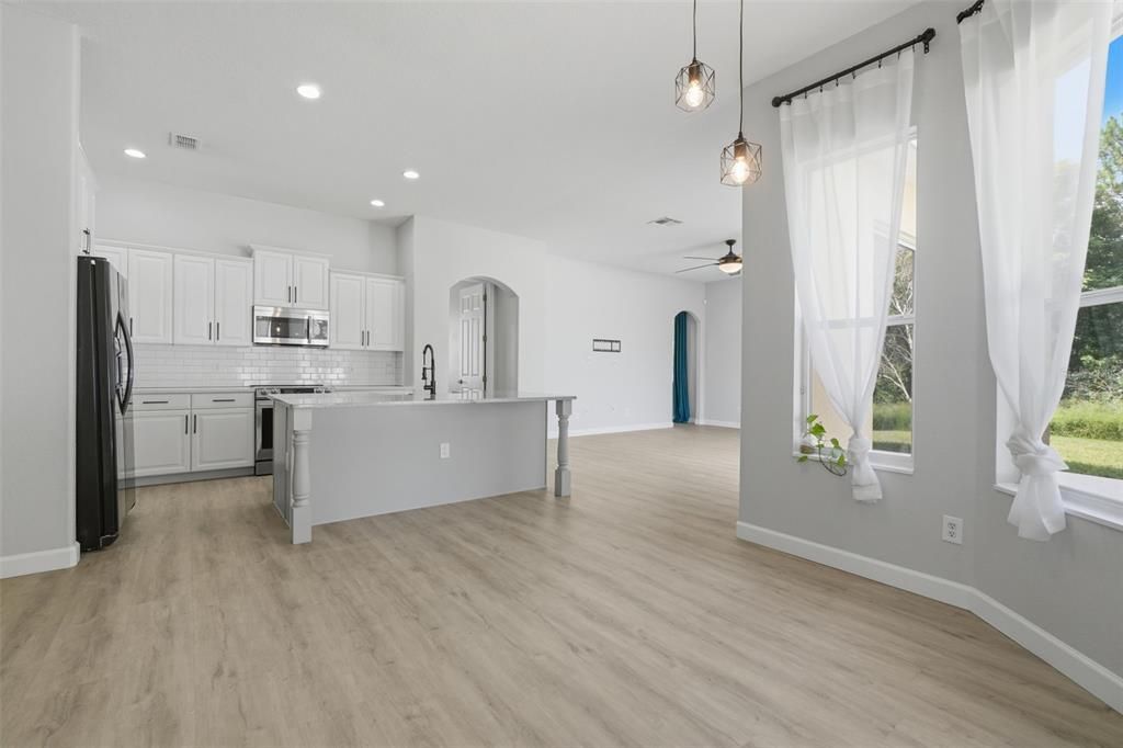 For Sale: $574,000 (4 beds, 3 baths, 2653 Square Feet)