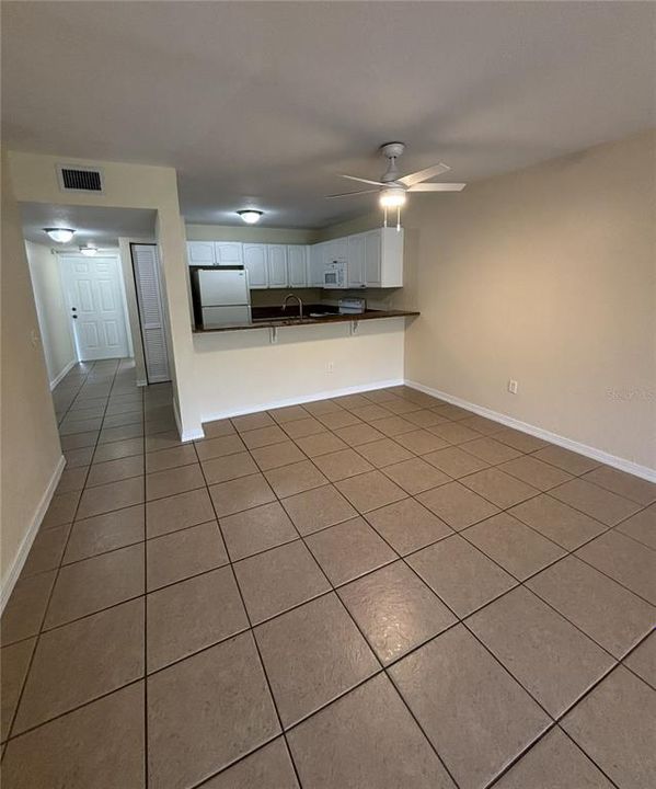В аренду: $1,650 (3 спален, 2 ванн, 1233 Квадратных фут)