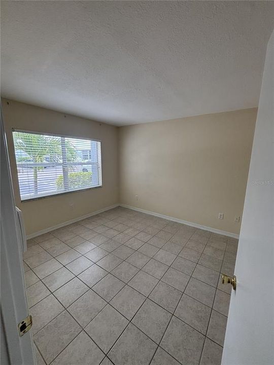 В аренду: $1,650 (3 спален, 2 ванн, 1233 Квадратных фут)
