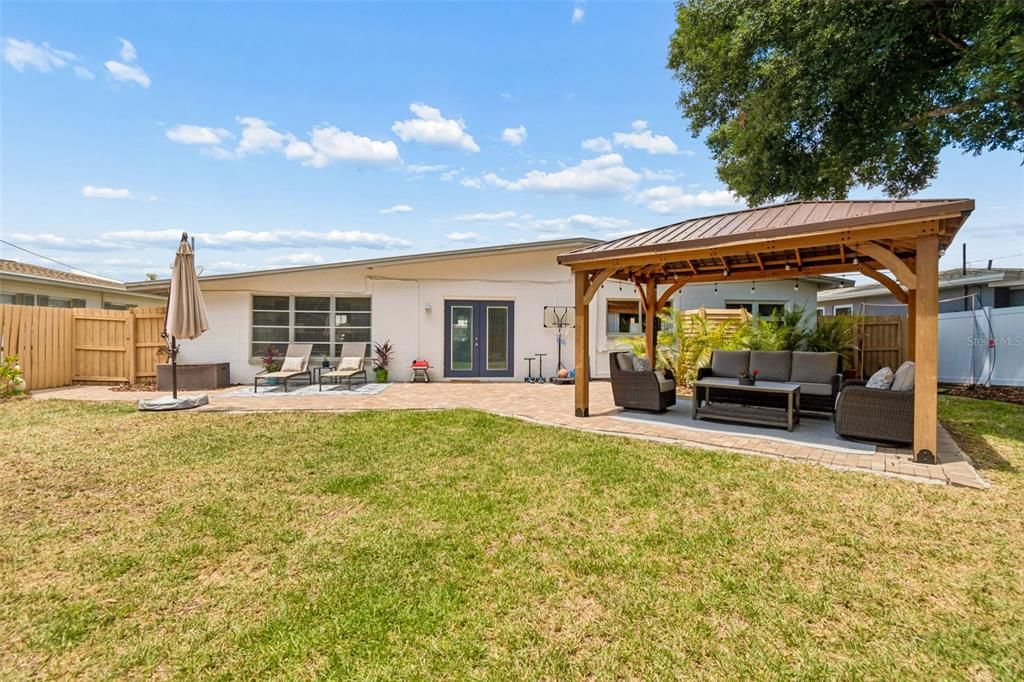 For Sale: $520,000 (3 beds, 2 baths, 1297 Square Feet)
