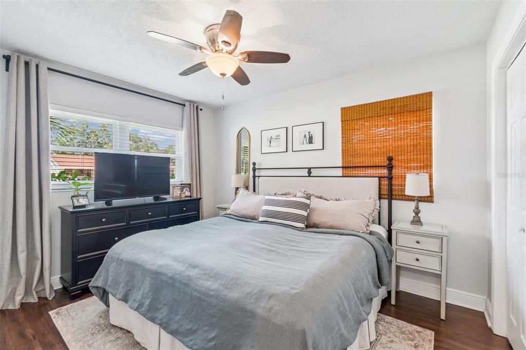 For Sale: $520,000 (3 beds, 2 baths, 1297 Square Feet)