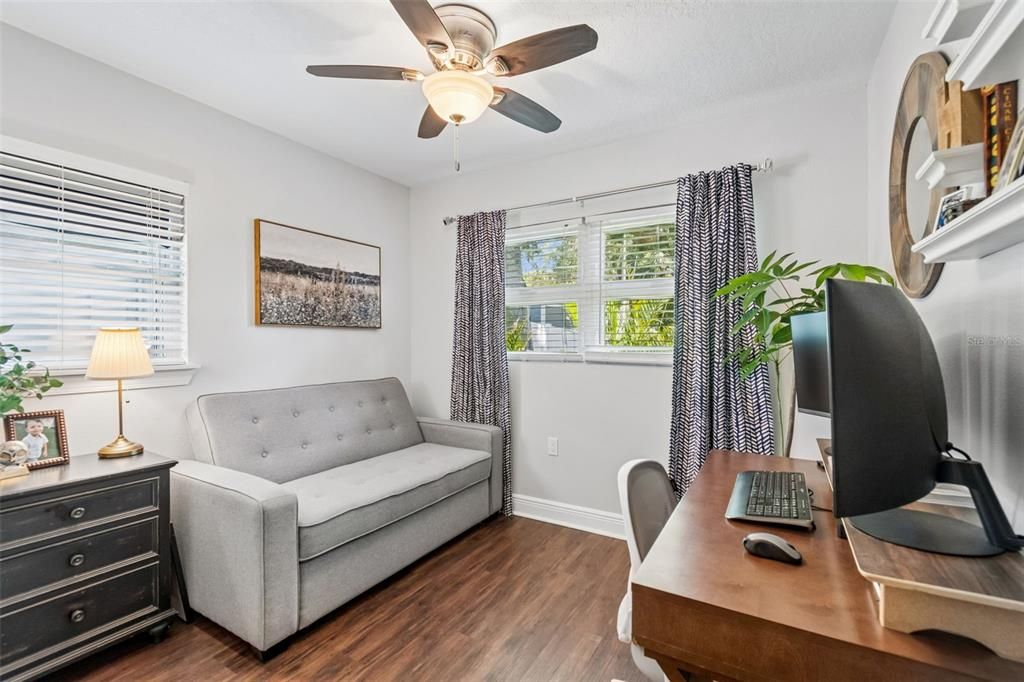 For Sale: $520,000 (3 beds, 2 baths, 1297 Square Feet)