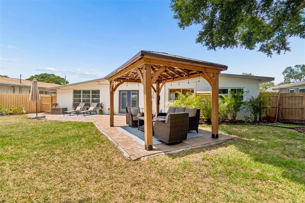 For Sale: $520,000 (3 beds, 2 baths, 1297 Square Feet)