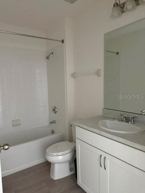 En Venta: $300,000 (4 camas, 3 baños, 1649 Pies cuadrados)