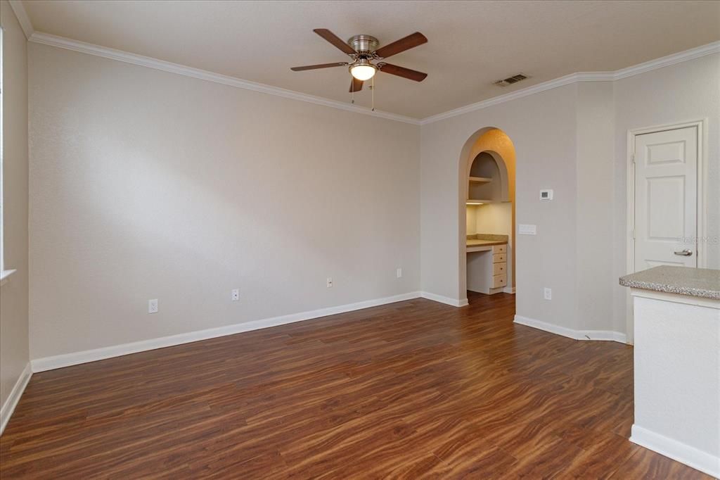 For Rent: $1,625 (1 beds, 1 baths, 751 Square Feet)